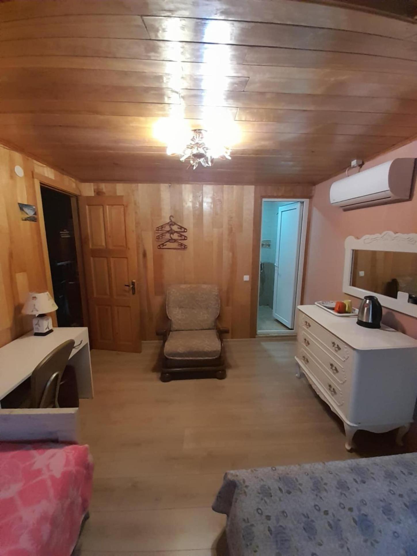 When In Tbilisi Hotell Eksteriør bilde